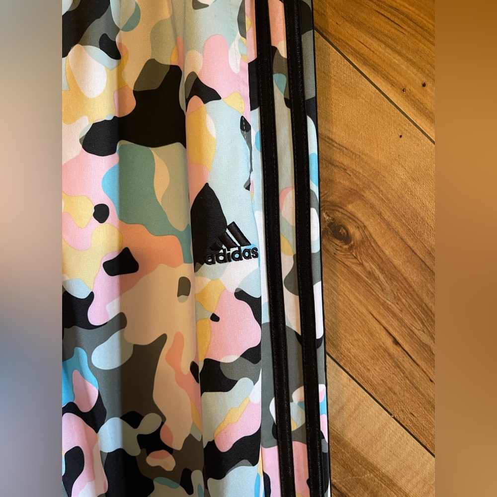 Adidas Girls 16 Multi Color Camo Tricot Joggers Track Pants Pastel 3 Stripe - Picture 4 of 9